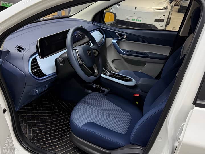 Фото 9 - Changan BenBen E-Star