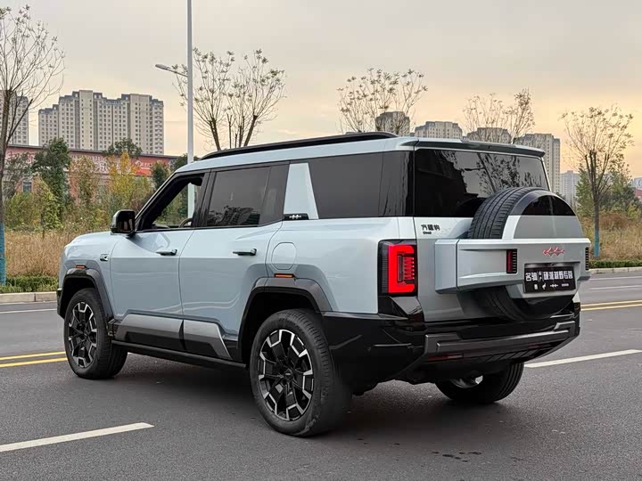 Photo 5 - BYD FangChengBao Leopard 8