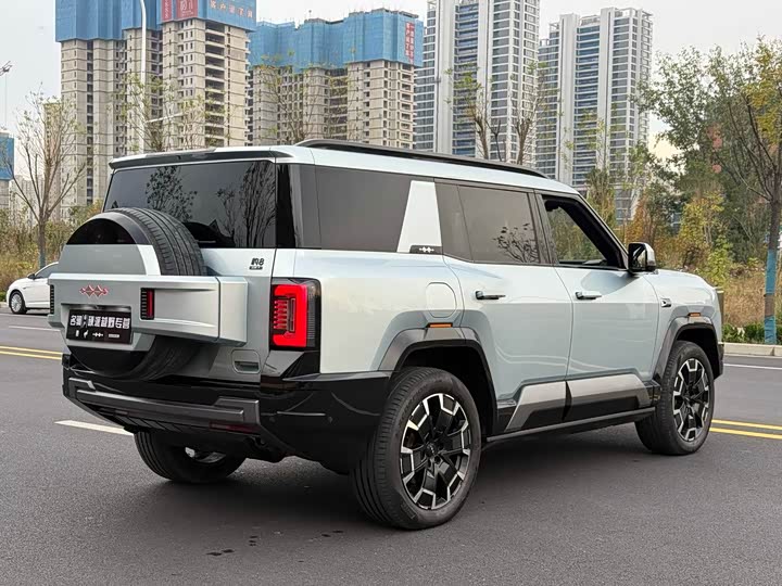 Photo 7 - BYD FangChengBao Leopard 8