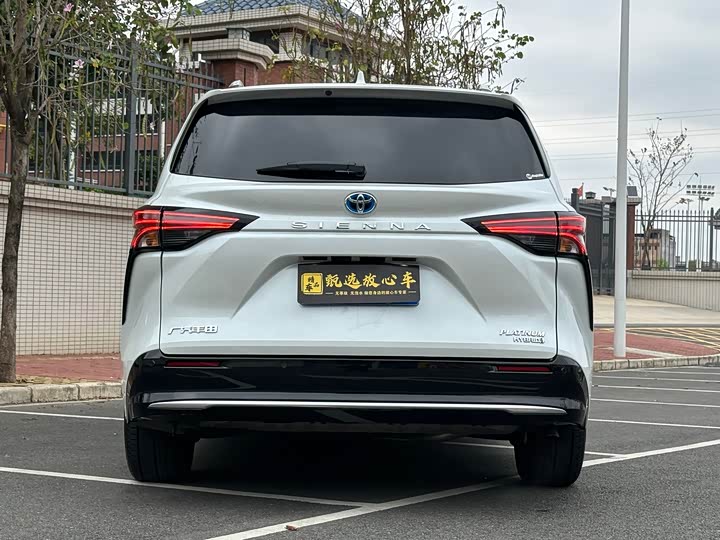 Фото 5 - Toyota Sienna