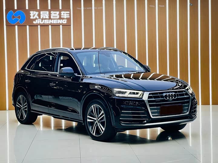 Фото 3 - Audi Q5L