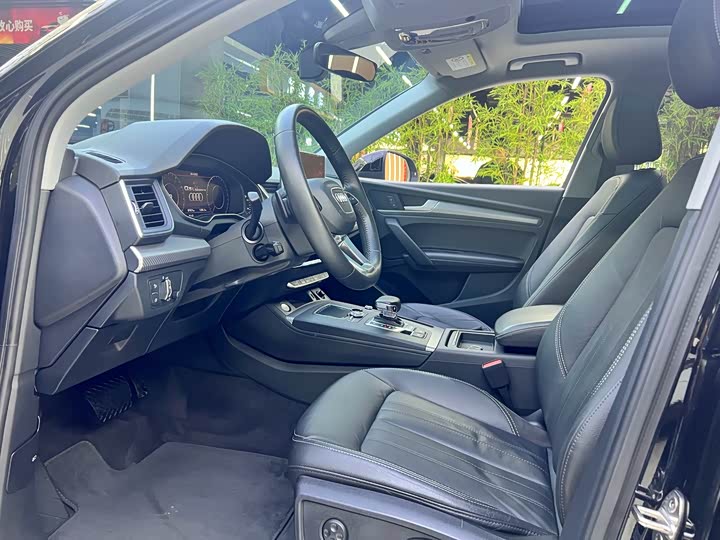 Фото 4 - Audi Q5L