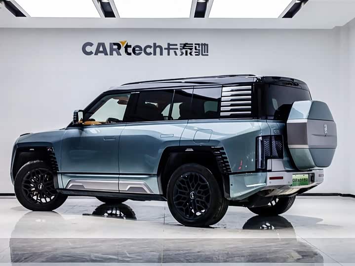 Фото 3 - BYD Yangwang U8