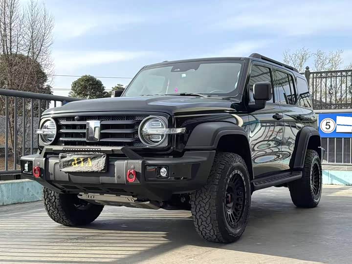 Фото 1 - Tank 300 Hybrid