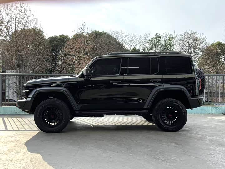 Фото 4 - Tank 300 Hybrid