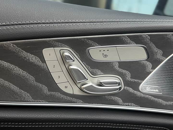 Фото 9 - Mercedes-Benz CLS-Class