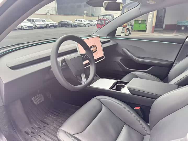 Photo 4 - Tesla Model 3