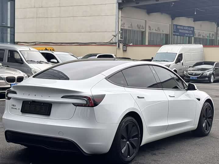 Photo 9 - Tesla Model 3