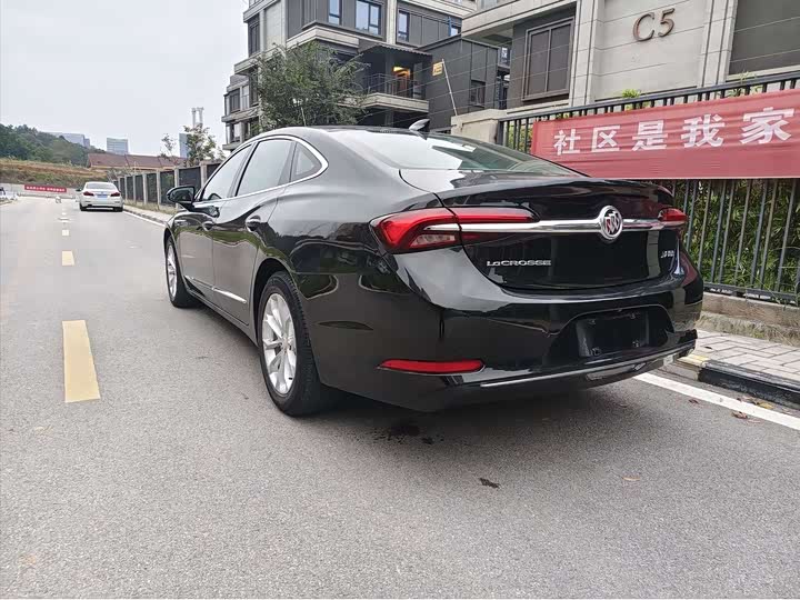 Фото 8 - Buick LaCrosse