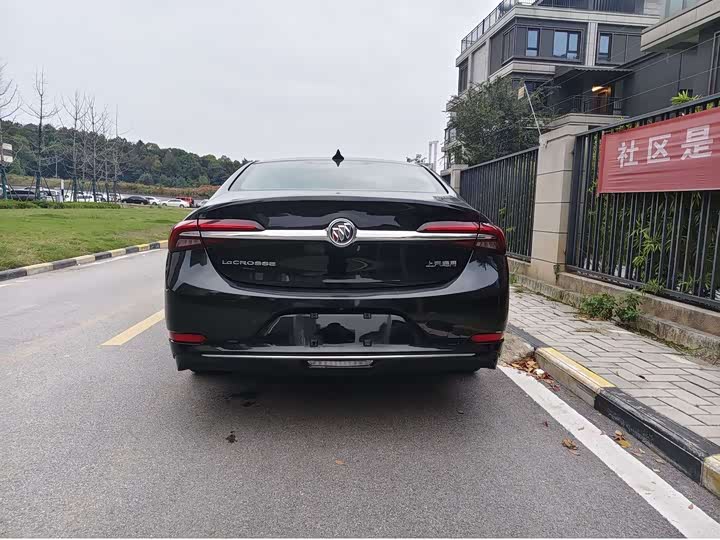 Фото 9 - Buick LaCrosse