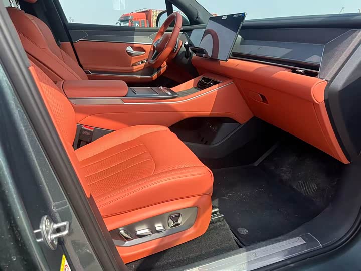 Photo 6 - BYD Tang L