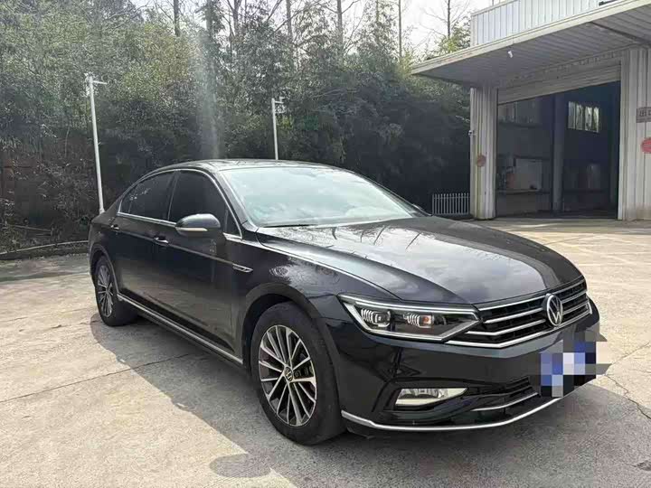 Фото 3 - Volkswagen Magotan