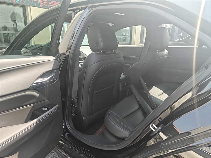 Фото 4 - Cadillac CT4