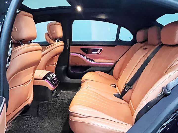 Фото 9 - Mercedes-Benz S-Class