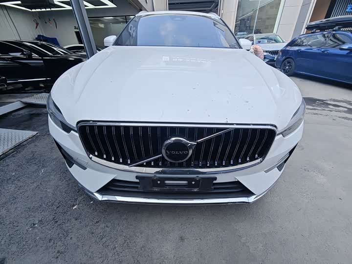 Фото 2 - Volvo XC60