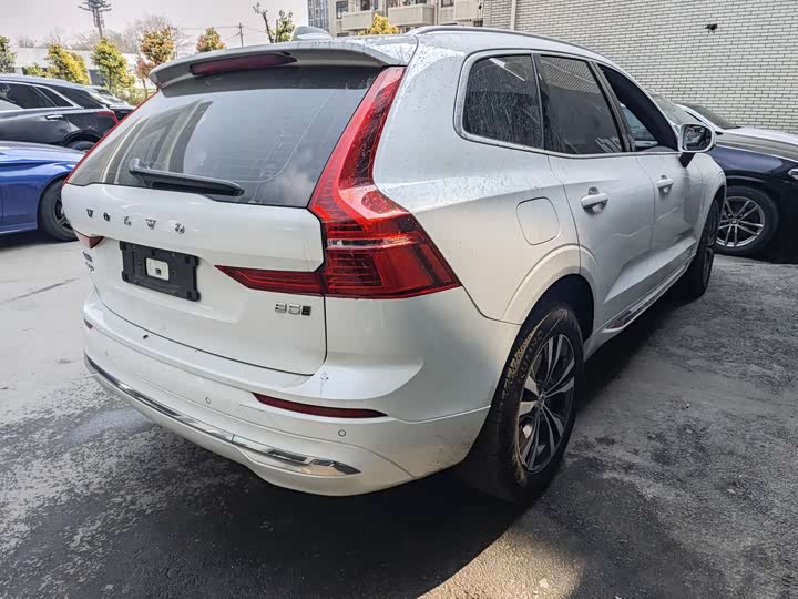 Фото 8 - Volvo XC60