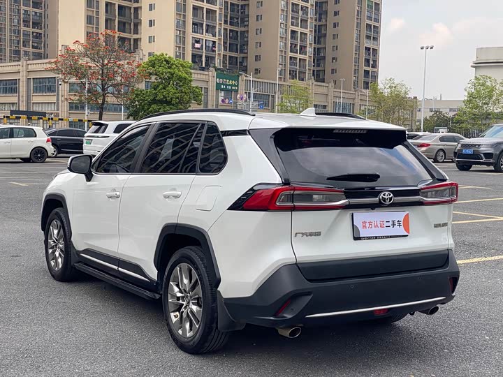 Photo 4 - Toyota Wildlander