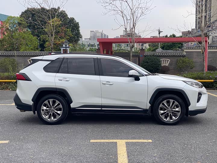 Photo 7 - Toyota Wildlander