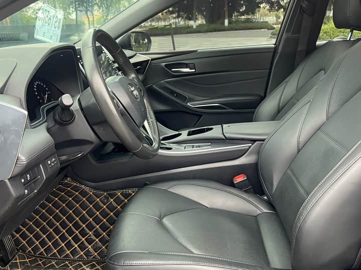 Photo 8 - Toyota Avalon