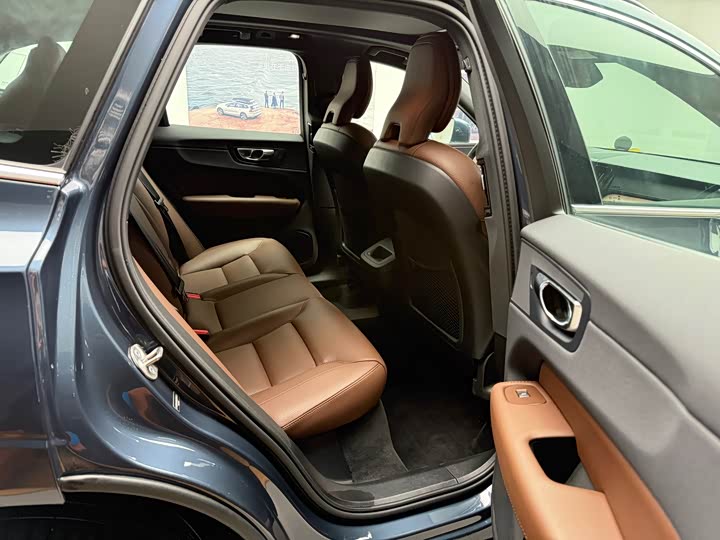 Photo 7 - Volvo XC60