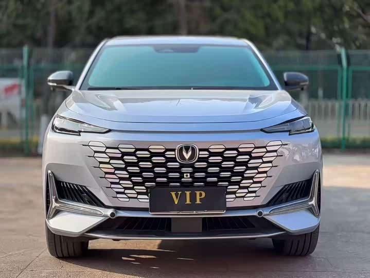 Фото 2 - Changan UNI-K