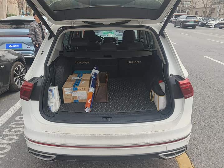 Фото 4 - Volkswagen Tiguan L Hybrid