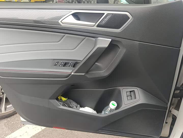 Фото 7 - Volkswagen Tiguan L Hybrid