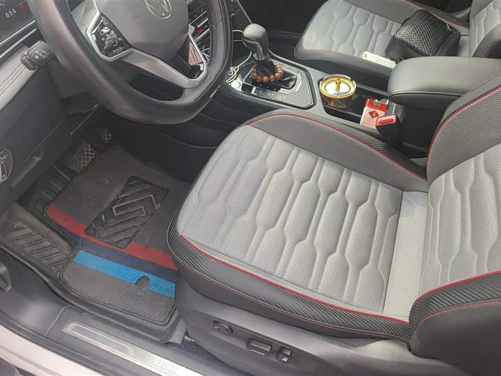 Фото 9 - Volkswagen Tiguan L Hybrid