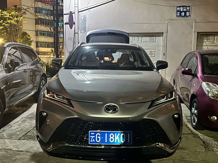 Фото 2 - Toyota Venza