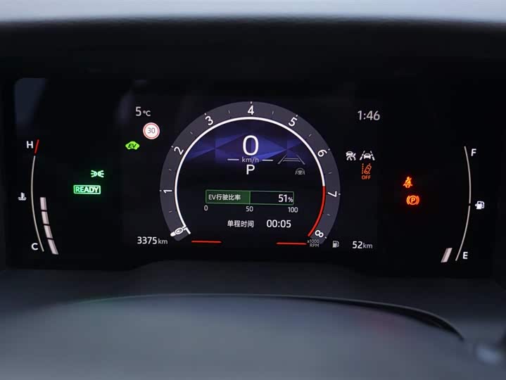 Фото 9 - Toyota Camry