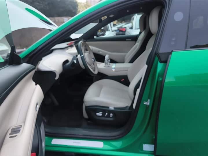 Photo 9 - Xiaomi YU7