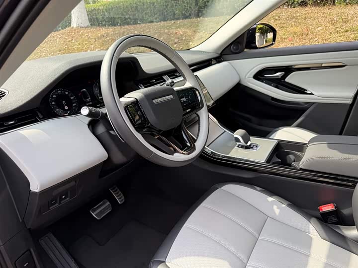 Photo 7 - Land Rover Range Rover Evoque L Hybrid