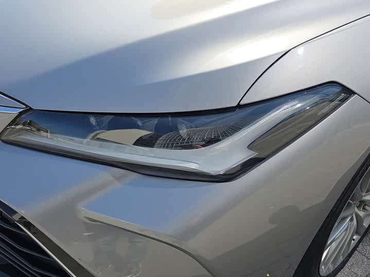 Photo 7 - Toyota Avalon