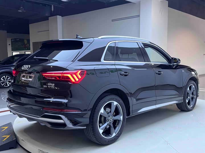 Фото 6 - Audi Q3