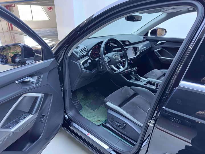 Фото 9 - Audi Q3