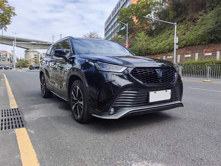 Фото 1 - Toyota Crown Kluger