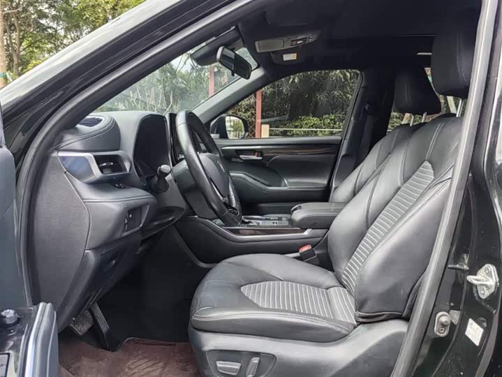 Фото 5 - Toyota Crown Kluger