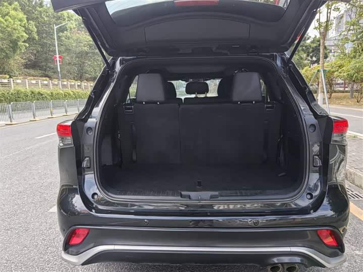 Фото 6 - Toyota Crown Kluger