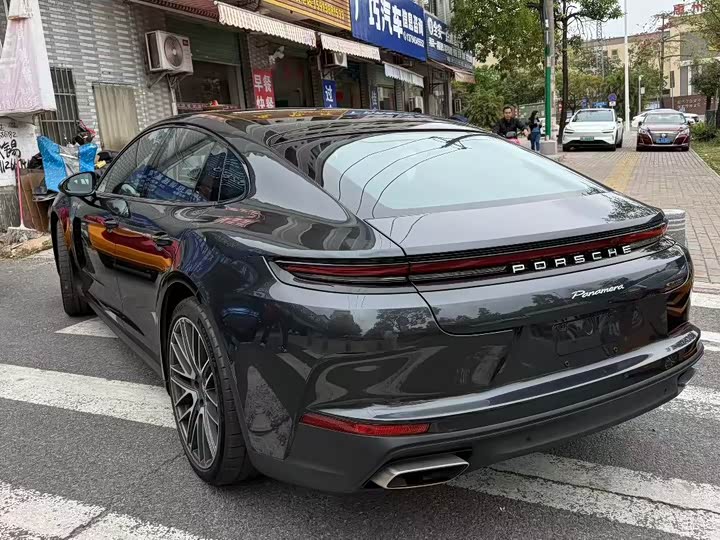 Photo 8 - Porsche Panamera