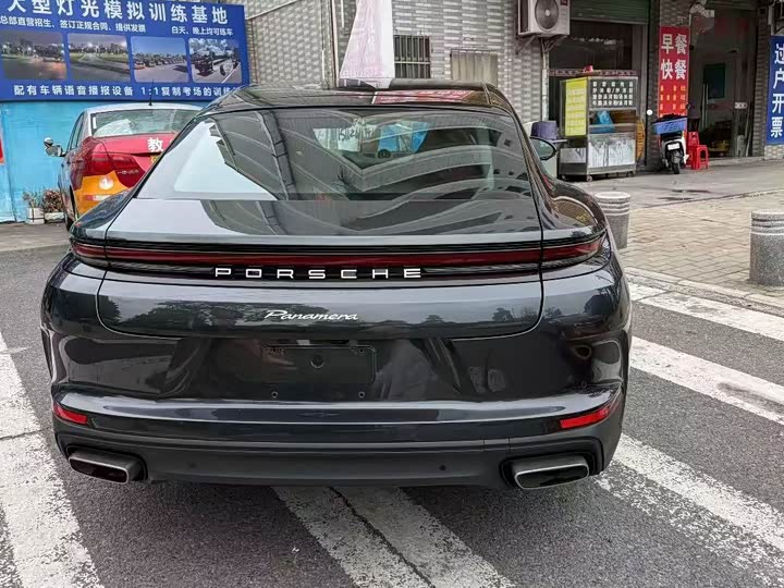 Photo 9 - Porsche Panamera