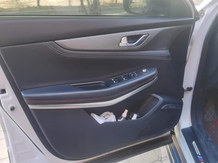 Фото 7 - Changan CS75