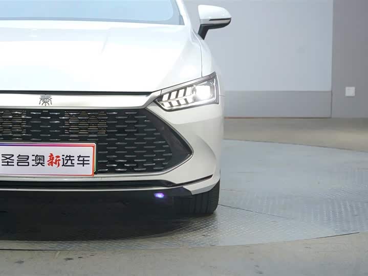 Фото 3 - BYD Qin Plus