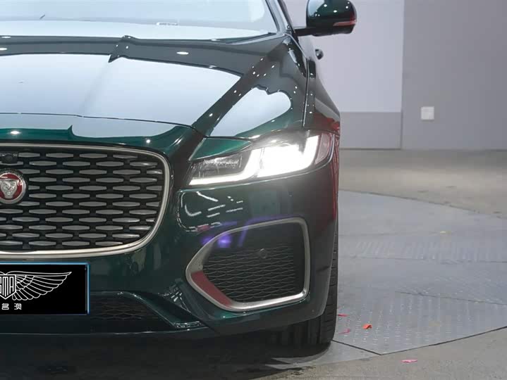 Фото 4 - Jaguar XF L