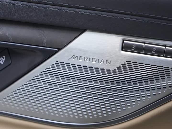 Фото 9 - Jaguar XF L