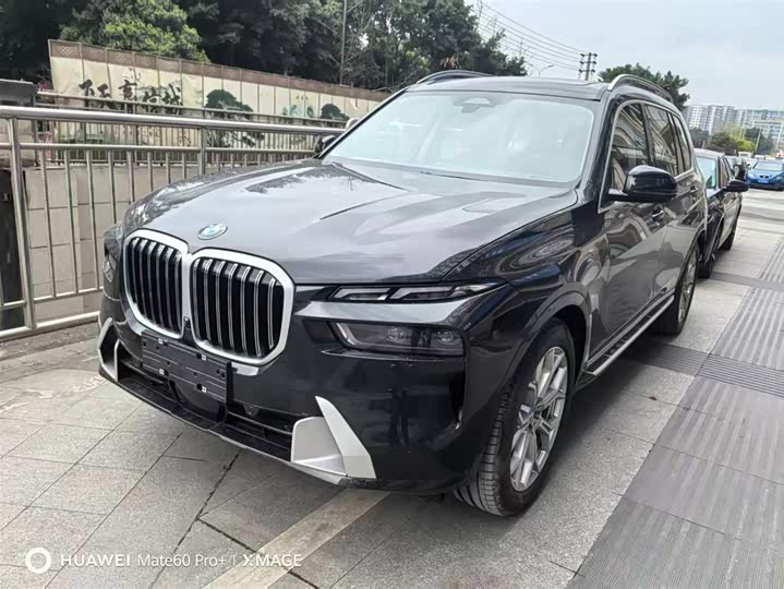 Фото 1 - BMW X7