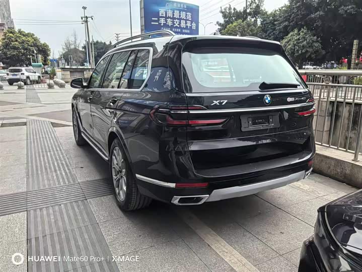 Фото 2 - BMW X7