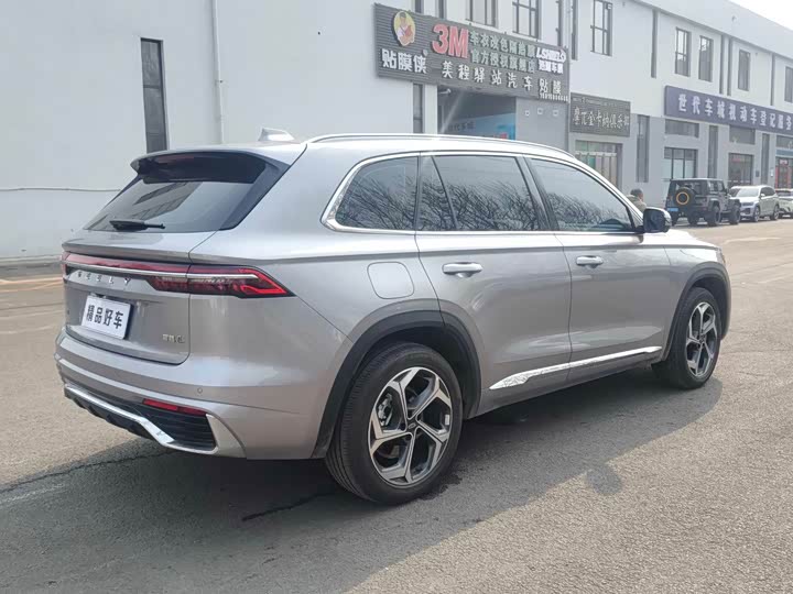 Фото 9 - Geely Monjaro