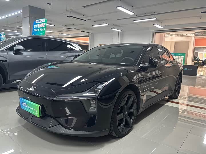 Фото 1 - XPeng Mona M03