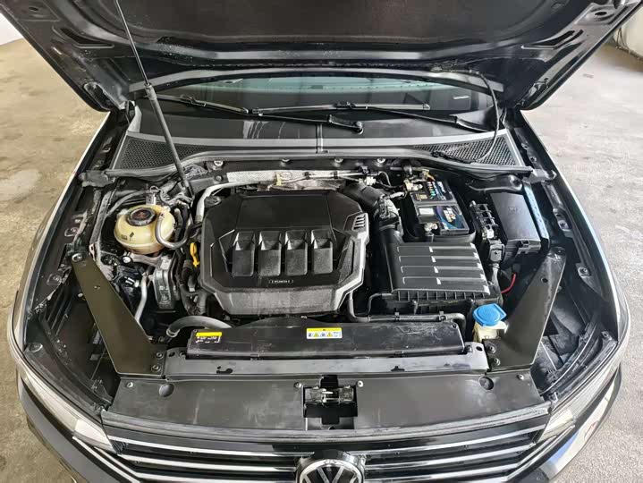 Фото 4 - Volkswagen Magotan