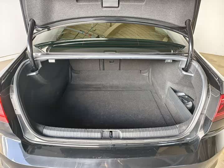 Фото 8 - Volkswagen Magotan